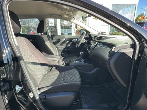 Used 2018 Nissan Rogue Sport SV image 23