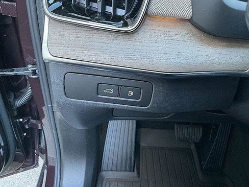 New 2026 Volvo XC90 T8 Ultra w/ Protection Package Premier AWD/4WD image 19