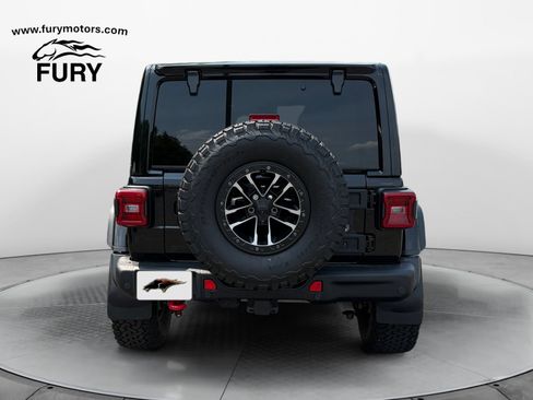 Used 2024 Jeep Wrangler Unlimited Rubicon AWD/4WD image 4
