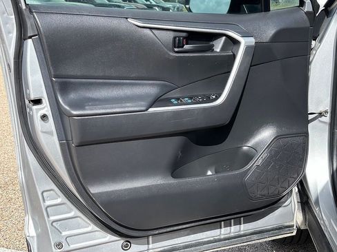 Used 2023 Toyota RAV4 LE FWD image 24