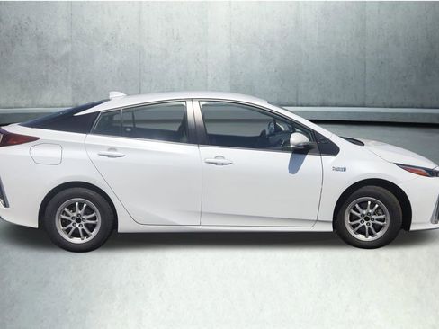 Used 2022 Toyota Prius Prime LE FWD image 8