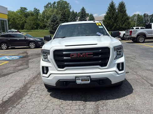 Used 2019 GMC Sierra 1500 Elevation w/ Elevation Value Package AWD/4WD image 11