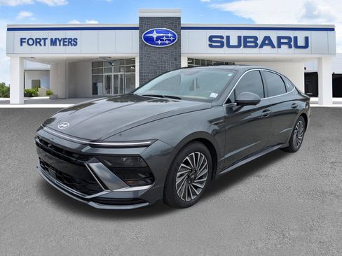 Used 2025 Hyundai Sonata Limited FWD image 8