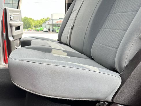 Used 2020 RAM 1500 Classic SLT AWD/4WD image 30