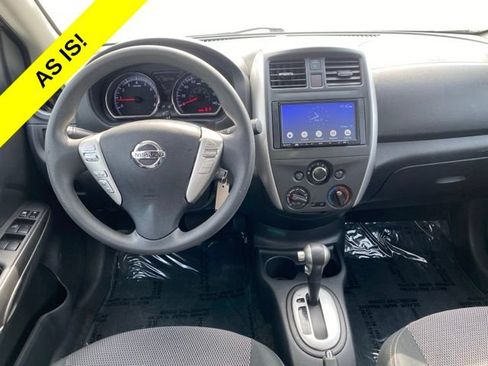 Used 2015 Nissan Versa SV FWD image 9