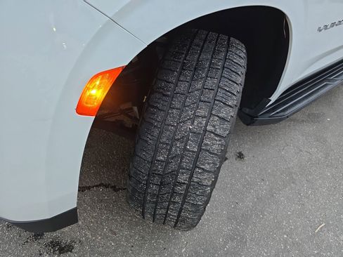 Used 2021 GMC Yukon SLE image 34