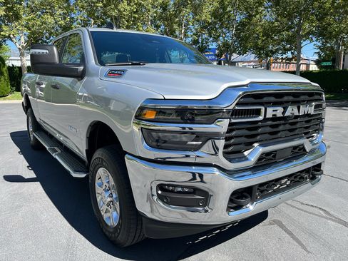 Used 2026 RAM 2500 Big Horn AWD/4WD image 4