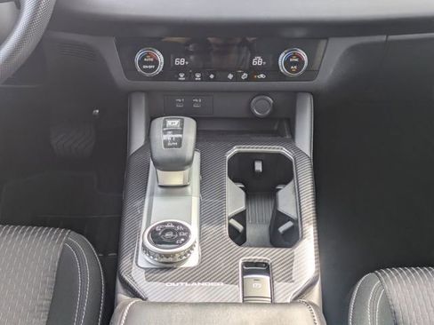 Used 2025 Mitsubishi Outlander ES image 18