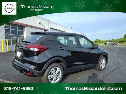 New 2025 Nissan Kicks Play S image 3