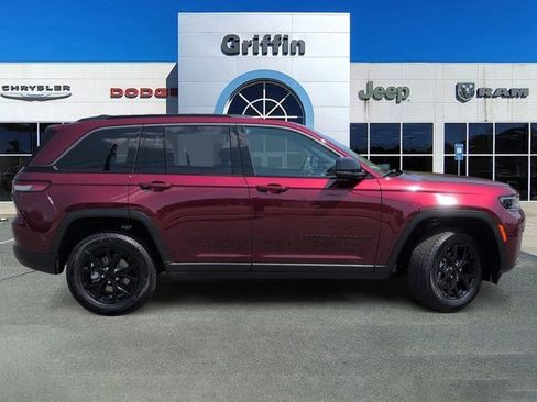New 2026 Jeep Grand Cherokee Altitude RWD image 3