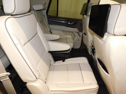 Used 2024 GMC Yukon Denali w/ Advanced Technology Package image 19