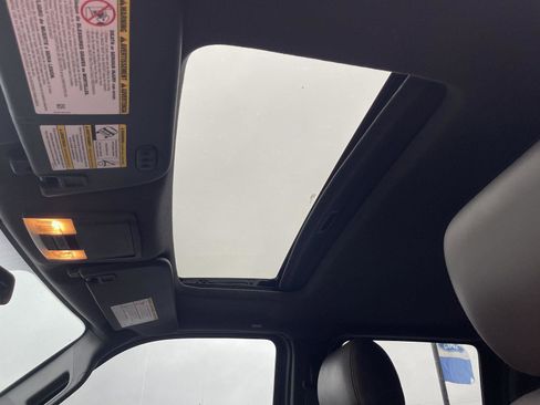 Used 2015 Ford F350 King Ranch w/ King Ranch Package image 33