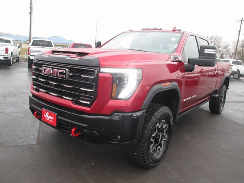 Used 2025 GMC Sierra 2500 AT4X image 11