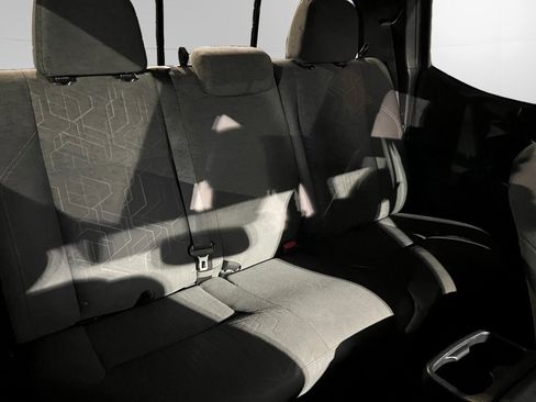 Used 2017 Toyota Tacoma TRD Sport image 18