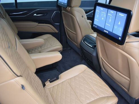 Used 2021 Cadillac Escalade Sport w/ Driver Assist Tech Package AWD/4WD image 35
