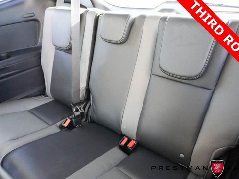 Used 2024 Subaru Ascent Onyx Edition image 4