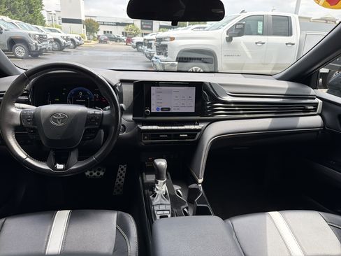 Used 2025 Toyota Camry SE FWD image 29