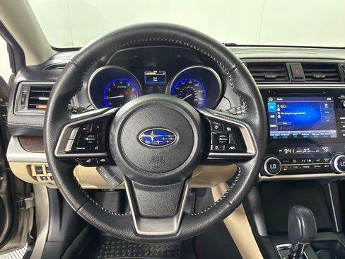 Used 2019 Subaru Outback 2.5i Limited AWD/4WD image 16