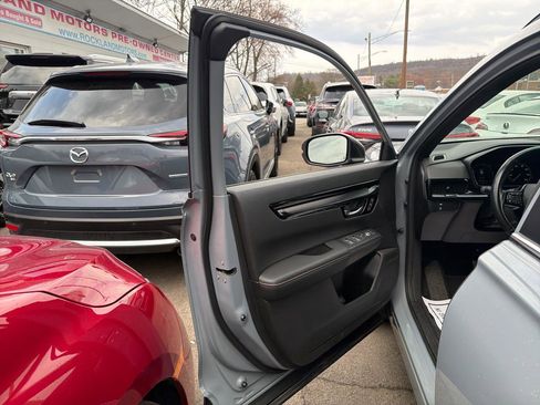 Used 2025 Honda CR-V Sport Touring image 16