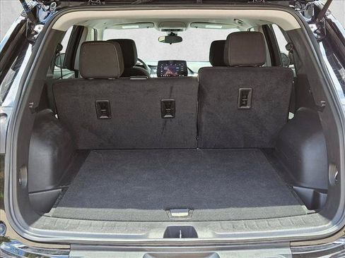 Used 2025 Chevrolet Blazer LT FWD image 6