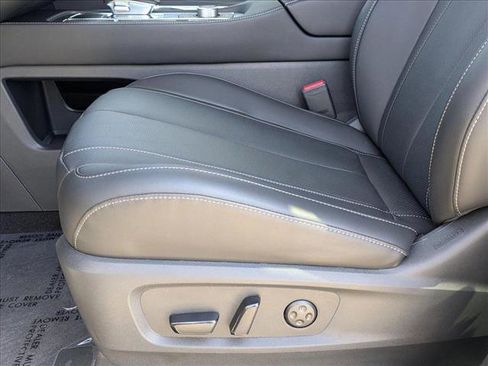 New 2025 INFINITI QX60 Luxe image 4