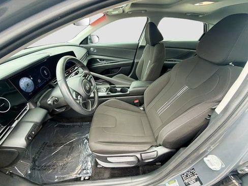 Used 2025 Hyundai Elantra SEL FWD image 21