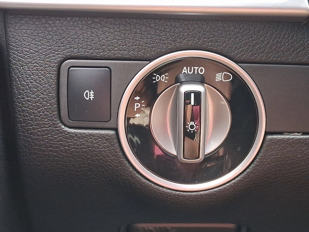Used 2015 Mercedes-Benz GL 550 4MATIC image 29