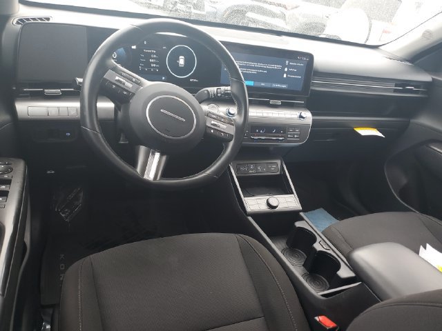 Certified 2025 Hyundai Kona SEL AWD/4WD image 10