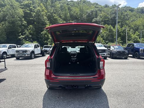 New 2026 Ford Explorer ST-Line w/ ST-Line Street Pack AWD/4WD image 9