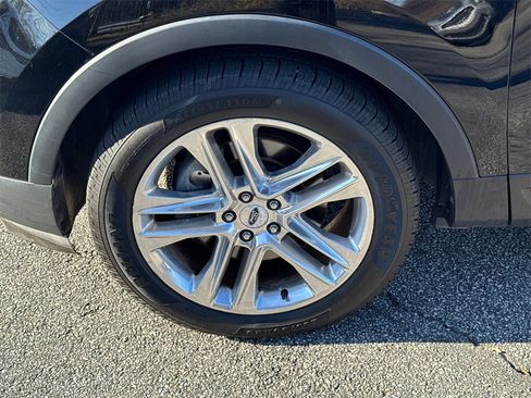 Used 2017 Ford Explorer XLT w/ Equipment Group 202A image 11