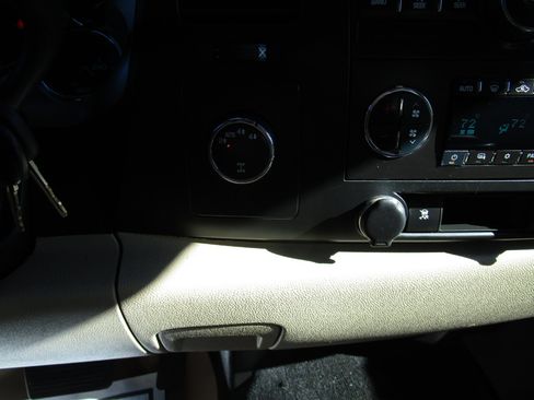 Used 2011 GMC Sierra 1500 SLE w/ Power Tech Package image 14