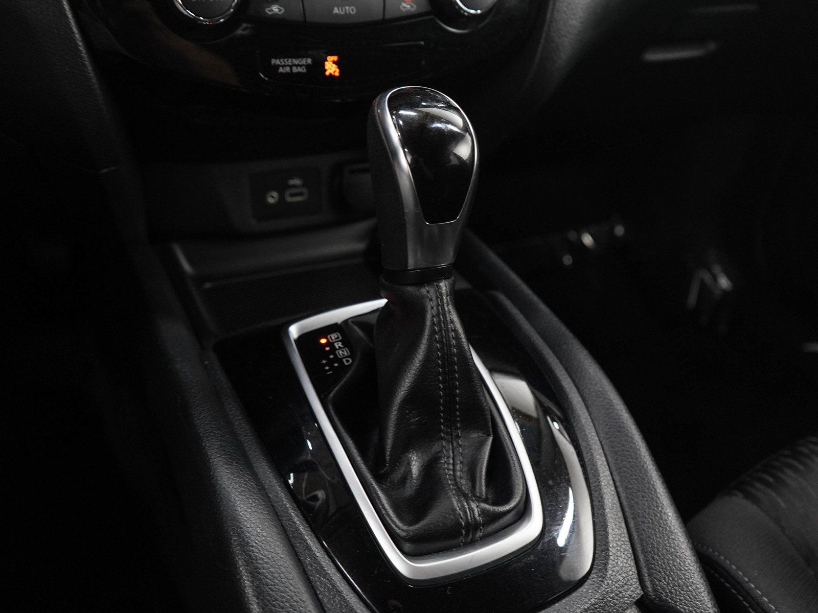 Used 2019 Nissan Rogue SV AWD/4WD image 23
