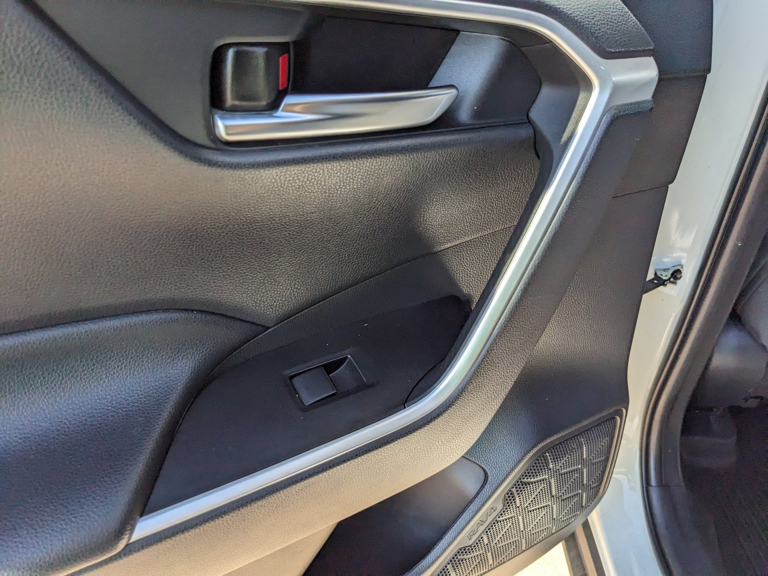 Used 2021 Toyota RAV4 XLE AWD/4WD image 38