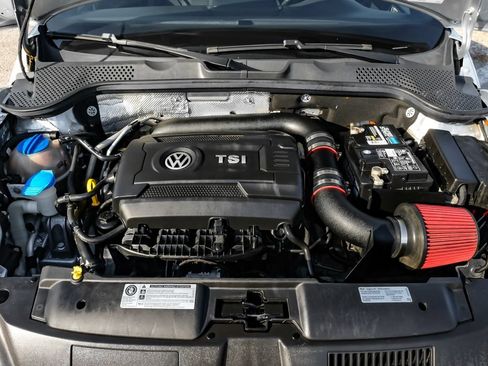 Used 2014 Volkswagen Beetle R-Line FWD image 40