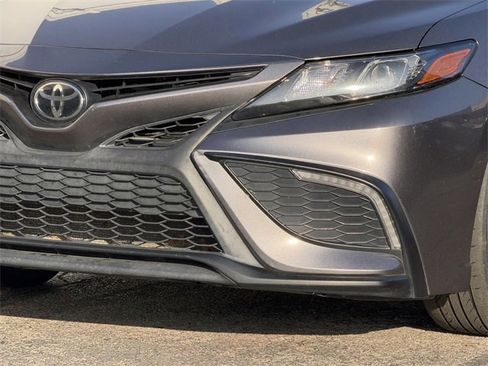 Used 2022 Toyota Camry SE image 7