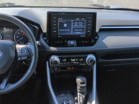 Used 2022 Toyota RAV4 LE AWD/4WD image 16