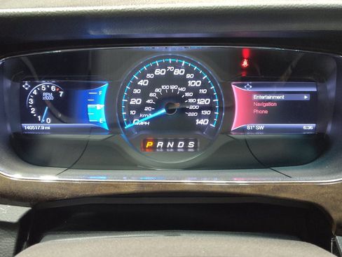 Used 2015 Ford Taurus Limited FWD image 23