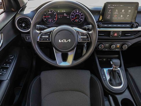 Certified 2024 Kia Forte LXS w/ LXS Technology Package FWD image 17