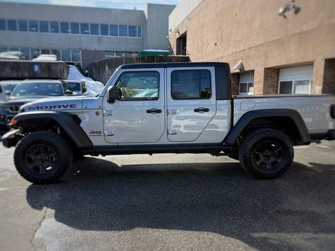 Used 2020 Jeep Gladiator Mojave w/ Dual Top Group image 16