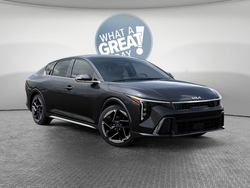New 2026 Kia K4 GT-Line w/ GT-Line Premium Package FWD image 8
