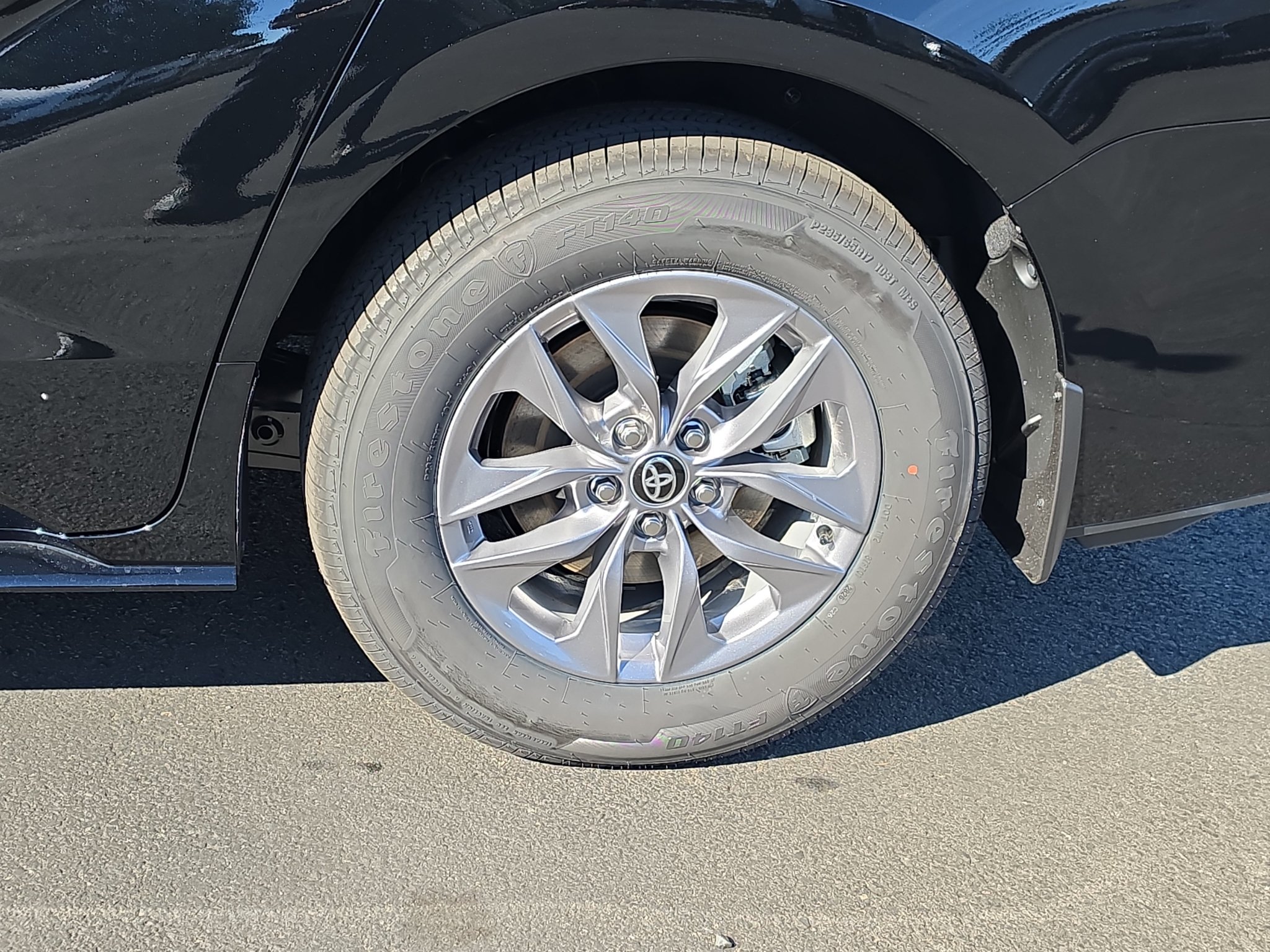 New 2026 Toyota Sienna XLE AWD/4WD image 11
