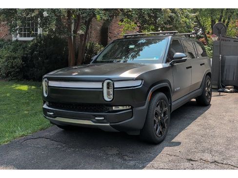 Used 2023 Rivian R1S Adventure AWD/4WD image 1