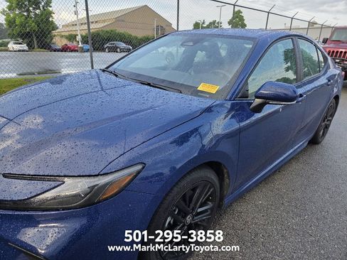 Used 2025 Toyota Camry SE FWD image 4