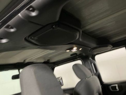 Used 2019 Jeep Wrangler Unlimited Sport S image 23