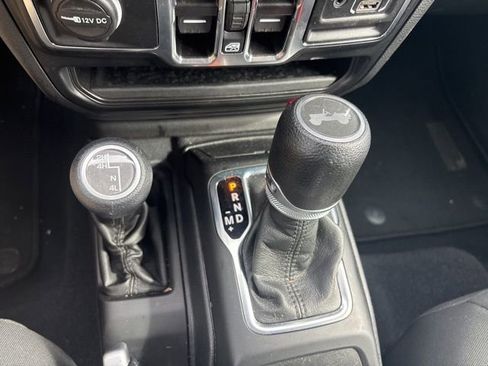 Used 2022 Jeep Wrangler Unlimited Sport image 27