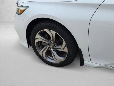 Used 2018 Honda Accord EX image 24