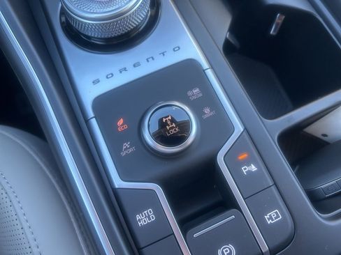 New 2025 Kia Sorento EX image 22