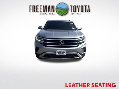 Used 2021 Volkswagen Atlas Cross Sport SE w/ 20" Black Wheels Package AWD/4WD image 3