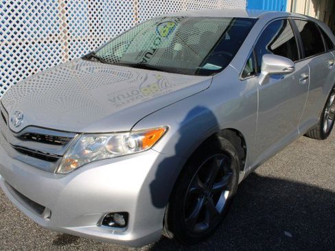 Used 2013 Toyota Venza XLE image 3