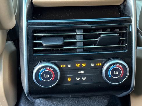 Certified 2023 Land Rover Range Rover SE image 13